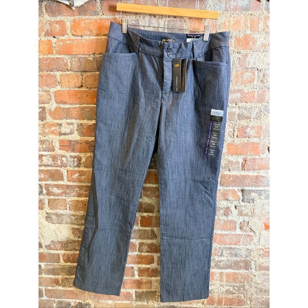 LEE • Medium Wash Regular Fit Straight Leg Mid Rise Secretly Shapes Denim Chino